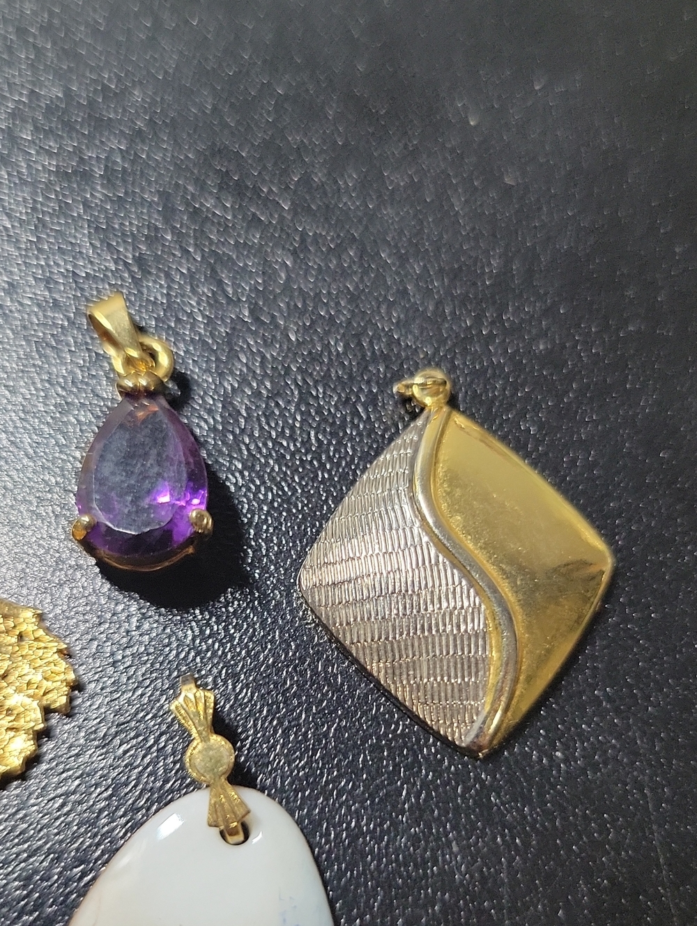 Pendant Set - Picture 3 of 7